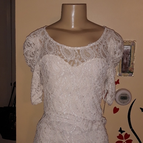 Dress - Picture 4 of 4